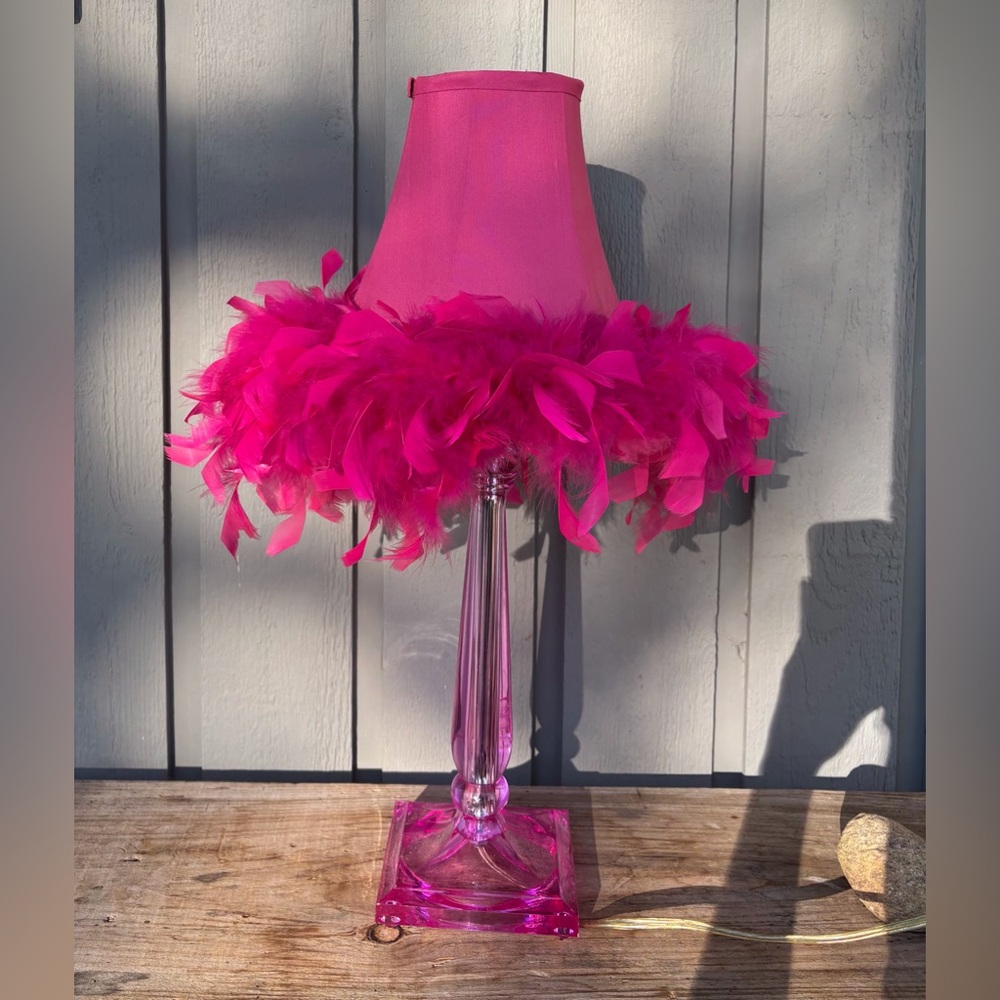 The Ashley Furniture Auren Acrylic Table Lamp & Boa Bell Fur Shape Glam Pink